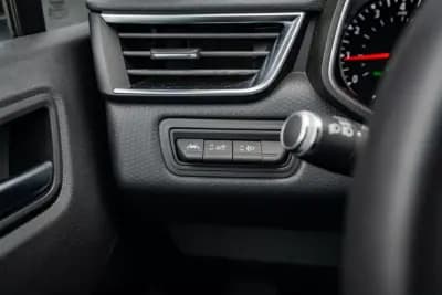 Sell Renault Clio 2020 - 11900 EUR, 165000 km - AUTO.MOTO.pt