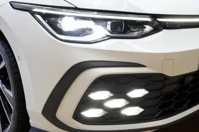 Vendo Volkswagen Golf 2021 - 34970 EUR, 88000 km - AUTO.MOTO.pt