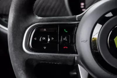 Sell Abarth 500e 2024 - 29450 EUR, 11076 km - AUTO.MOTO.pt