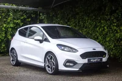 Vendo Ford Fiesta 2019 - 19900 EUR, 110400 km - AUTO.MOTO.pt