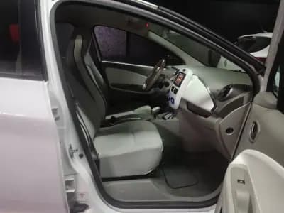 Vendo Renault Zoe 2019 - 10950 EUR, 82000 km - AUTO.MOTO.pt