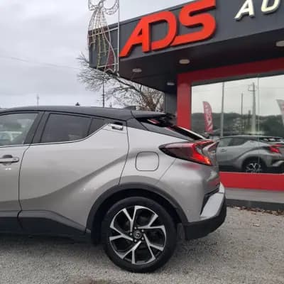 Vendo Toyota C-HR 2017 - 17450 EUR, 165400 km - AUTO.MOTO.pt