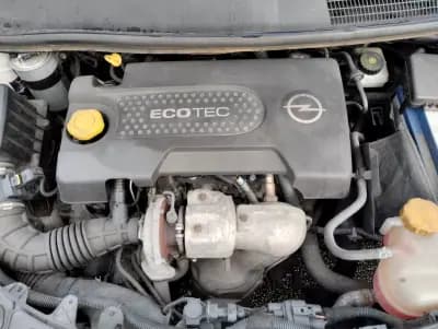 Vendo Opel Corsa 2011 - 5900 EUR, 220000 km - AUTO.MOTO.pt