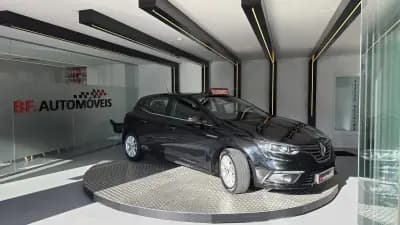 Sell Renault Mégane 2017 - 13900 EUR, 106866 km - AUTO.MOTO.pt