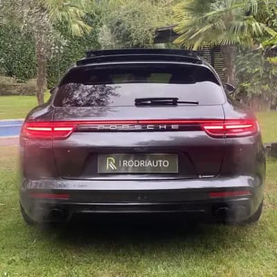 Sell Porsche Panamera Sport Turismo 2019 - 69990 EUR, 210000 km - AUTO.MOTO.pt