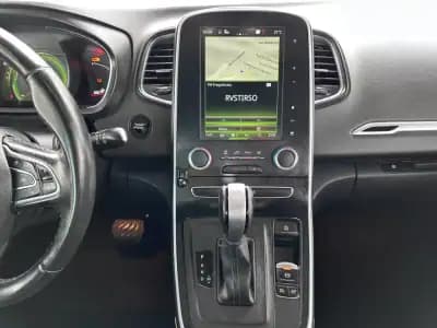 Sell Renault Scénic 2017 - 12900 EUR, 177522 km - AUTO.MOTO.pt