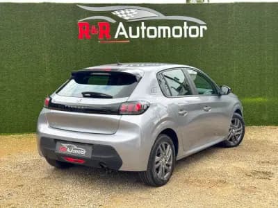 Sell Peugeot 208 2022 - 13800 EUR, 40000 km - AUTO.MOTO.pt