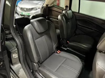 Vendo Ford Grand C-Max 2016 - 9950 EUR, 108000 km - AUTO.MOTO.pt