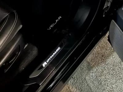 Sell Land Rover Range Rover Velar 2019 - 52900 EUR, 116101 km - AUTO.MOTO.pt