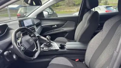 Vendo Peugeot 3008 2021 - 21800 EUR, 67000 km - AUTO.MOTO.pt