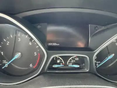 Vendo Ford Focus 2018 - 13850 EUR, 68388 km - AUTO.MOTO.pt