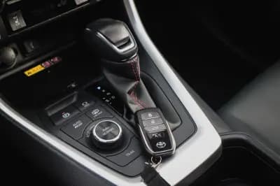 Vendo Toyota RAV4 2022 - 44880 EUR, 71000 km - AUTO.MOTO.pt