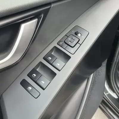 Vendo Kia e-Niro 2023 - 34990 EUR, 23490 km - AUTO.MOTO.pt