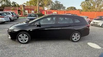 Vendo Opel Astra Sports Tourer 2021 - 11640 EUR, 149717 km - AUTO.MOTO.pt