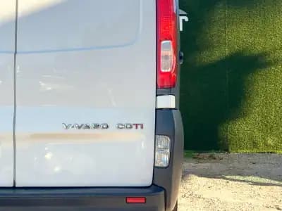 Vendo Opel Vivaro 2014 - 10990 EUR, 322000 km - AUTO.MOTO.pt