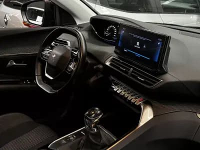 Vendo Peugeot 3008 2021 - 19990 EUR, 107500 km - AUTO.MOTO.pt