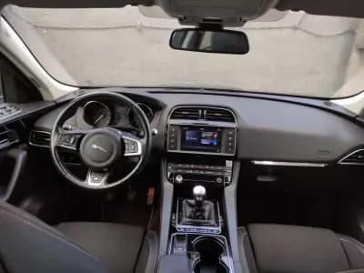 Vendo Jaguar F-Pace 2016 - 25900 EUR, 176000 km - AUTO.MOTO.pt