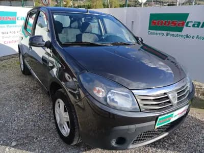 Vendo Dacia Sandero 2012 - 5750 EUR, 158792 km - AUTO.MOTO.pt