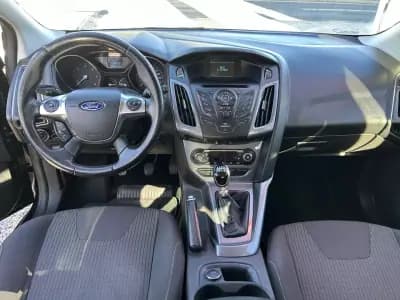 Vendo Ford Focus SW 2013 - 9990 EUR, 221936 km - AUTO.MOTO.pt
