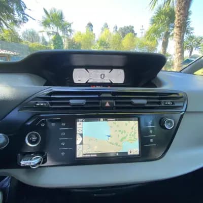 Vendo Citroën C4 Picasso 2016 - 13990 EUR, 168400 km - AUTO.MOTO.pt