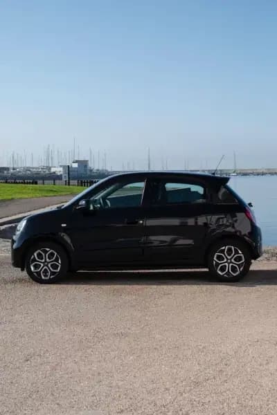 Vendo Renault Twingo 2020 - 10000 EUR, 80000 km - AUTO.MOTO.pt