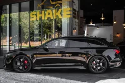 Vendo Audi RS6 Avant 2021 - 114000 EUR, 74634 km - AUTO.MOTO.pt