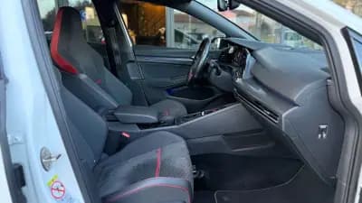 Vendo Volkswagen Golf 2021 - 39900 EUR, 55600 km - AUTO.MOTO.pt