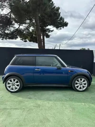 Sell MINI 2004 - 7000 EUR, 214300 km - AUTO.MOTO.pt
