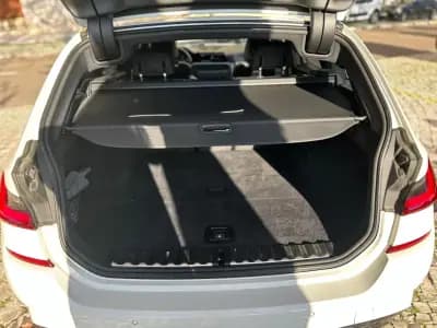 Vendo BMW 330 2019 - 30000 EUR, 210000 km - AUTO.MOTO.pt