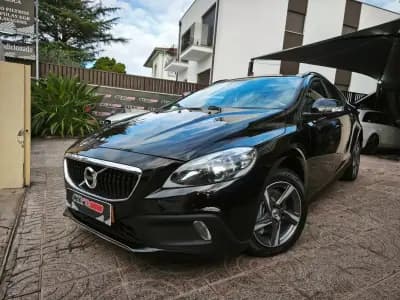 Sell Volvo V40 Cross Country 2017 - 18500 EUR, 100000 km - AUTO.MOTO.pt