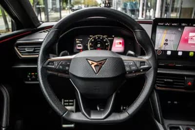 Sell Cupra Leon 2024 - 44990 EUR, 21773 km - AUTO.MOTO.pt