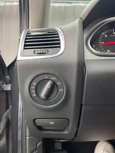 Vendo Audi Q7 2007 - 12250 EUR, 284000 km - AUTO.MOTO.pt