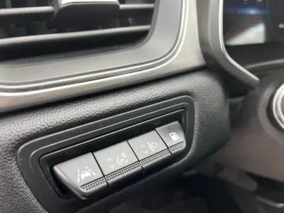 Vendo Renault Captur 2020 - 18499 EUR, 94000 km - AUTO.MOTO.pt