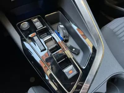 Sell Peugeot 5008 2023 - 29500 EUR, 14500 km - AUTO.MOTO.pt