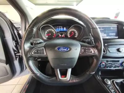 Vendo Ford Focus 2015 - 20500 EUR, 125550 km - AUTO.MOTO.pt