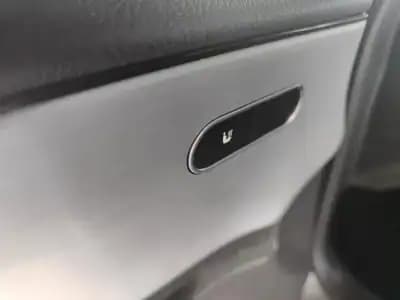 Vendo Mercedes-Benz A 220 Limousine 2020 - 30900 EUR, 30000 km - AUTO.MOTO.pt