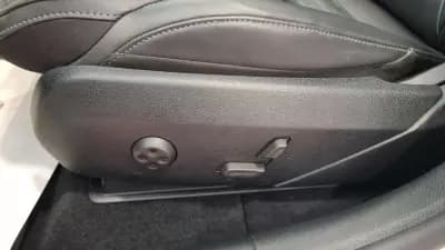 Sell Mercedes-Benz GLC 220 2023 - 68990 EUR, 29182 km - AUTO.MOTO.pt