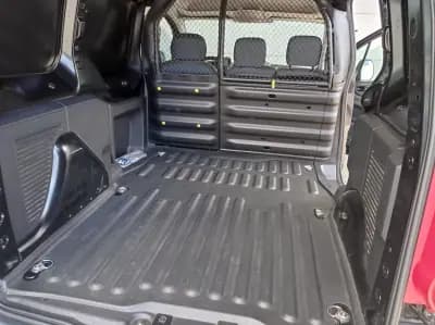 Vendo Peugeot Partner 2010 - 9990 EUR, 117500 km - AUTO.MOTO.pt