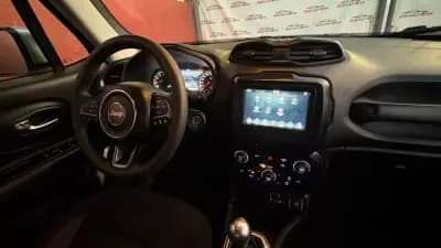 Vendo Jeep Renegade 2023 - 18900 EUR, 64000 km - AUTO.MOTO.pt