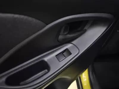 Sell Toyota Yaris Cross 2021 - 29950 EUR, 86189 km - AUTO.MOTO.pt