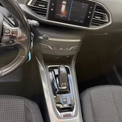 Sell Peugeot 308 SW 2019 - 13990 EUR, 149000 km - AUTO.MOTO.pt