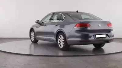 Vendo Volkswagen Passat 2016 - 10999 EUR, 190000 km - AUTO.MOTO.pt