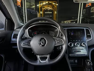 Vendo Renault Mégane Sport Tourer 2022 - 16990 EUR, 132900 km - AUTO.MOTO.pt