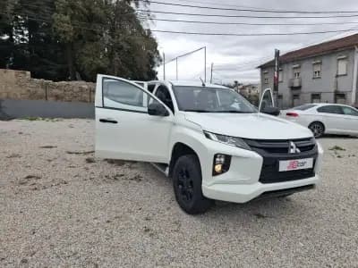 Vendo Mitsubishi L200 2022 - 32900 EUR, 56900 km - AUTO.MOTO.pt