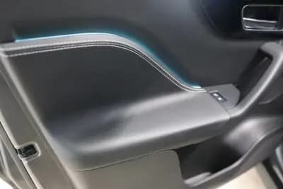 Sell Jaguar F-Pace 2018 - 33900 EUR, 70000 km - AUTO.MOTO.pt