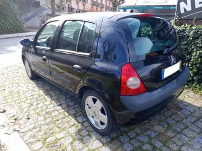 Sell Renault Clio 2002 - 2499 EUR, 222699 km - AUTO.MOTO.pt