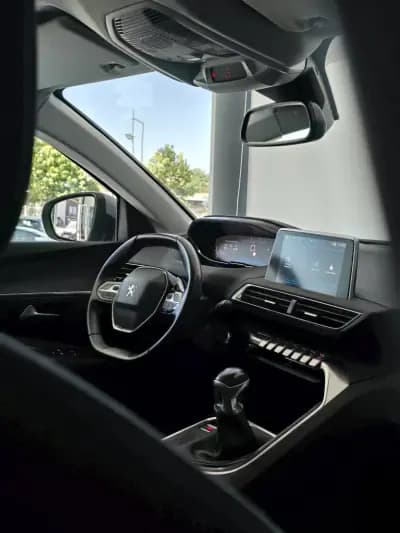 Vendo Peugeot 3008 2019 - 18640 EUR, 104863 km - AUTO.MOTO.pt