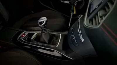 Sell Peugeot 308 SW 2018 - 15800 EUR, 139000 km - AUTO.MOTO.pt