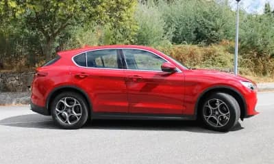 Vendo Alfa Romeo Stelvio 2018 - 28900 EUR, 73000 km - AUTO.MOTO.pt