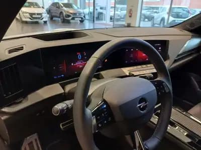 Sell Opel Astra 2023 - 31000 EUR, 11950 km - AUTO.MOTO.pt